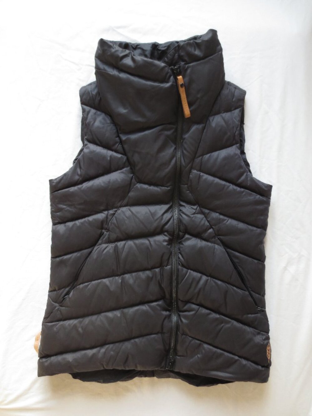 Indygena Women's Black Quilted Puffer Vest with High Collar S